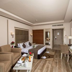 Deluxe Double Room Garden View